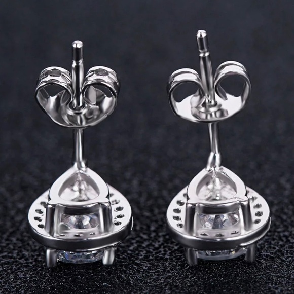 ✨Sparkling White Sapphire Studs✨ - Picture 3 of 6